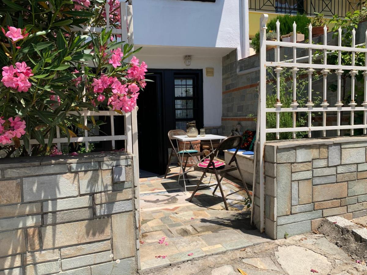Gemuetliches Appartement In Ano Poli Thessaloniki Buitenkant foto
