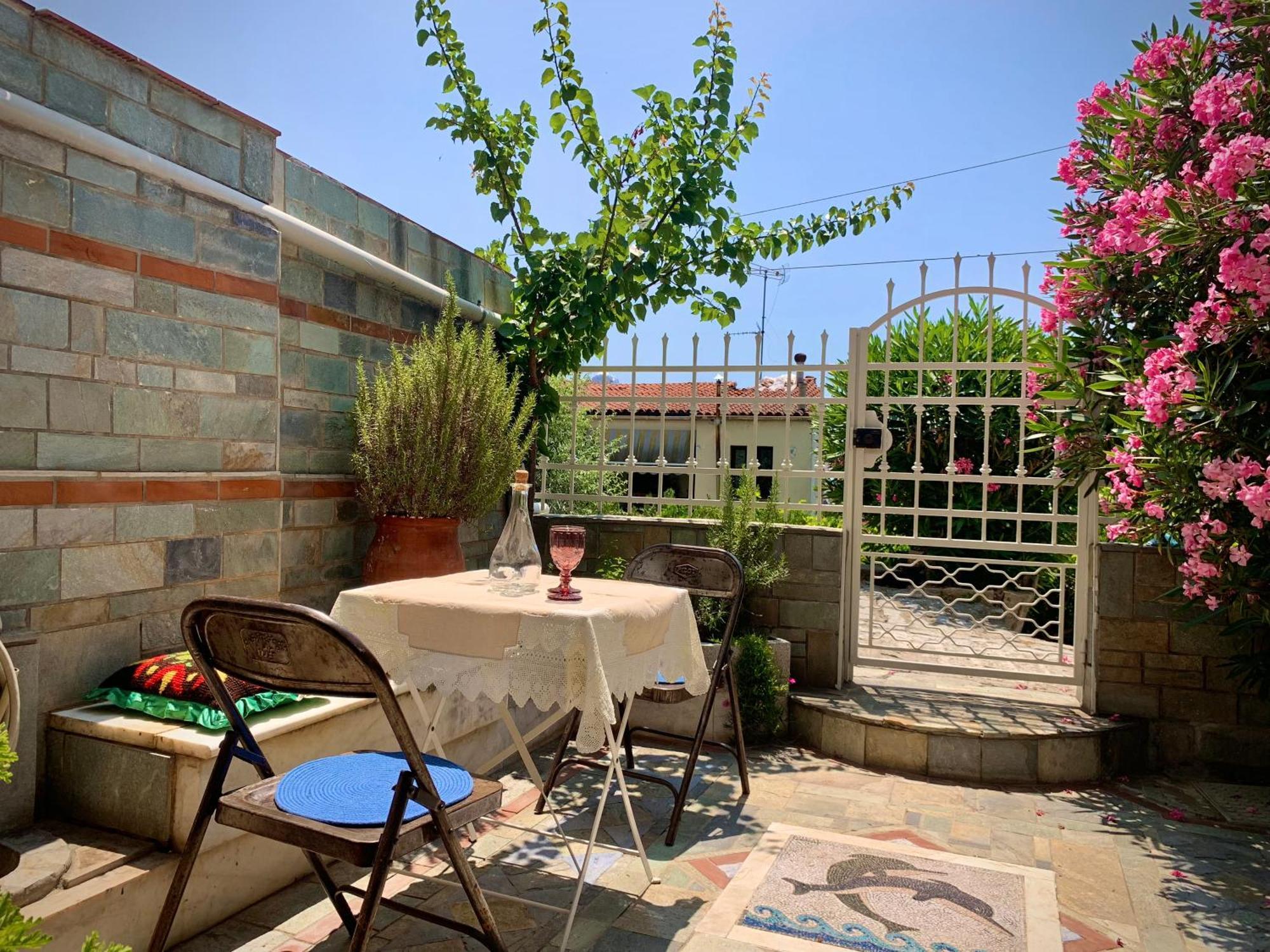Gemuetliches Appartement In Ano Poli Thessaloniki Buitenkant foto